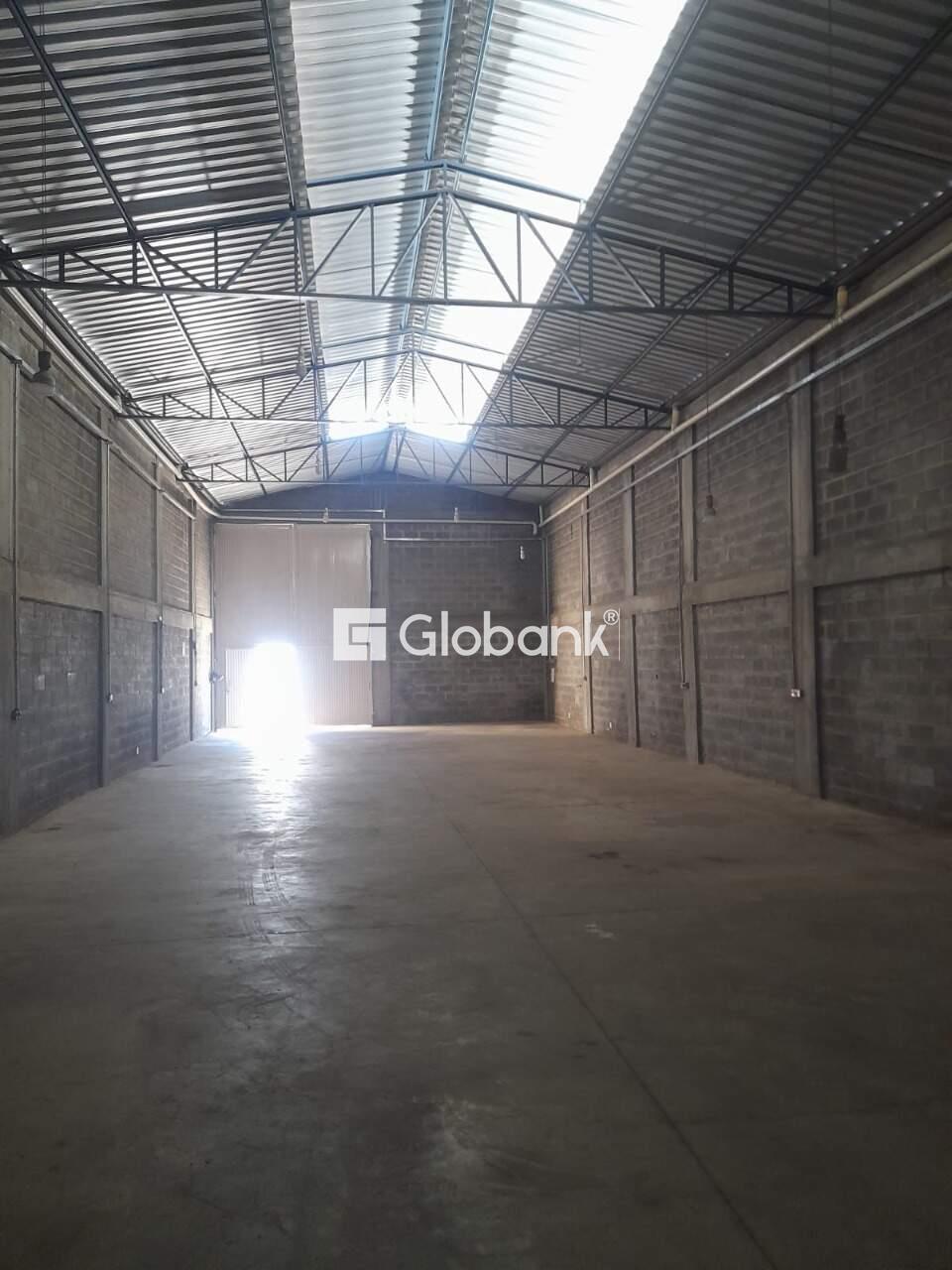 Galpão para aluguel Centro 240m² Montes Claros MG: 