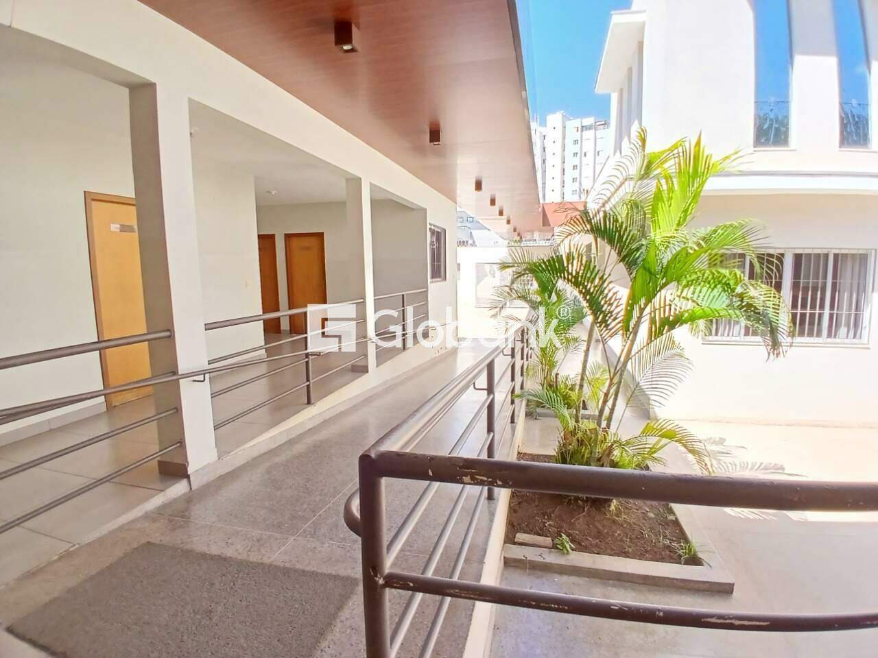 Prédio para aluguel Centro 634m² Montes Claros MG: rea externa