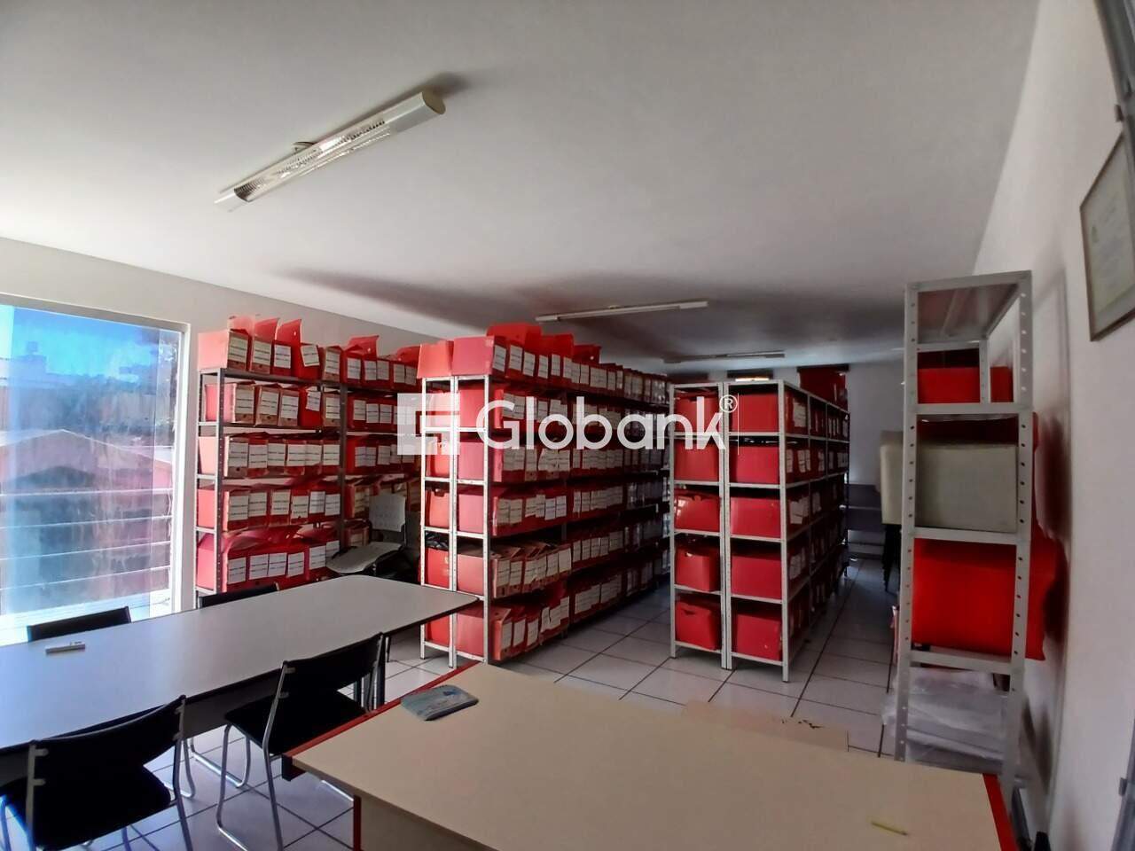 Prédio para aluguel Centro 634m² Montes Claros MG: Audit rio