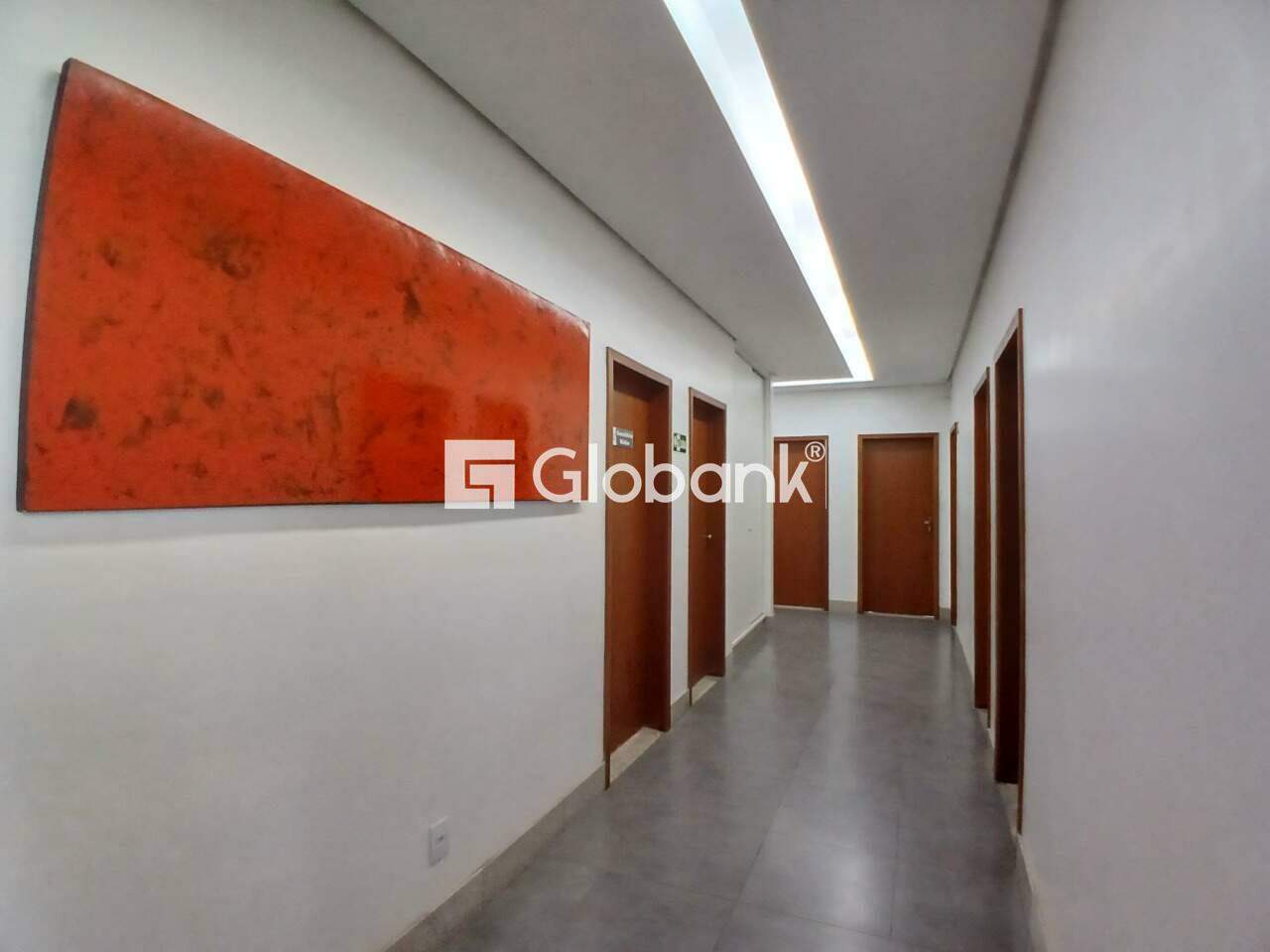 Prédio para aluguel Centro 634m² Montes Claros MG: Corredor pr dio 1