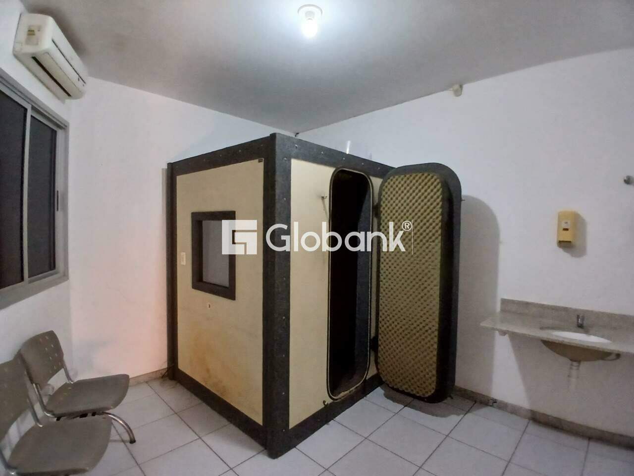 Prédio para aluguel Centro 634m² Montes Claros MG: Sala 8