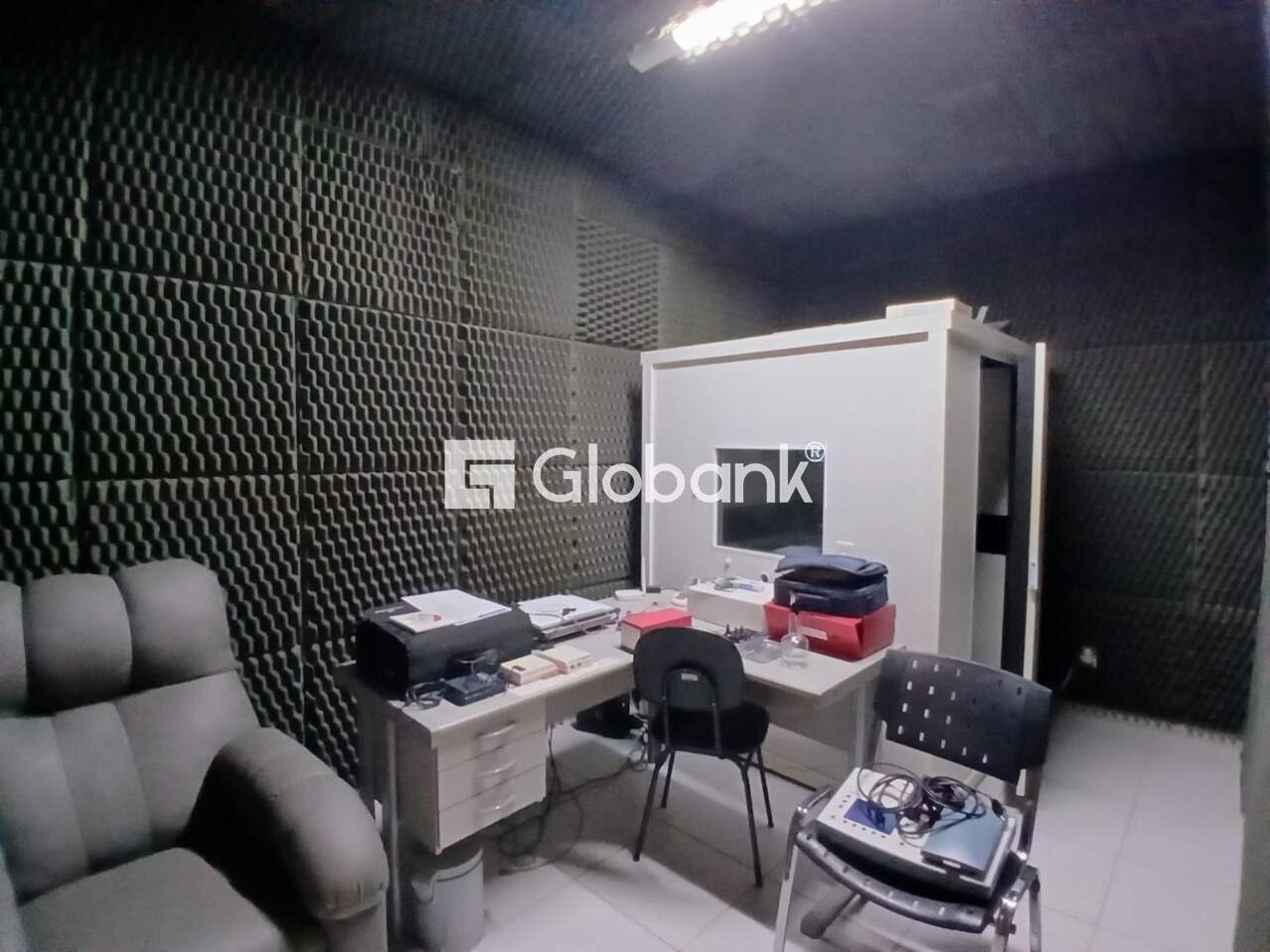 Prédio para aluguel Centro 634m² Montes Claros MG: Sala 13