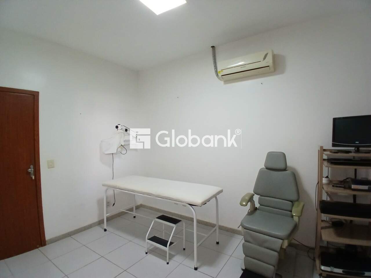 Prédio para aluguel Centro 634m² Montes Claros MG: Sala acoplada 18