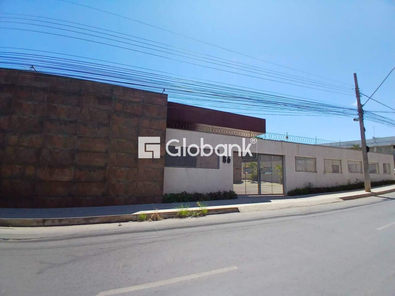 Prédio para aluguel Centro 634m² Montes Claros MG: Fachada 2