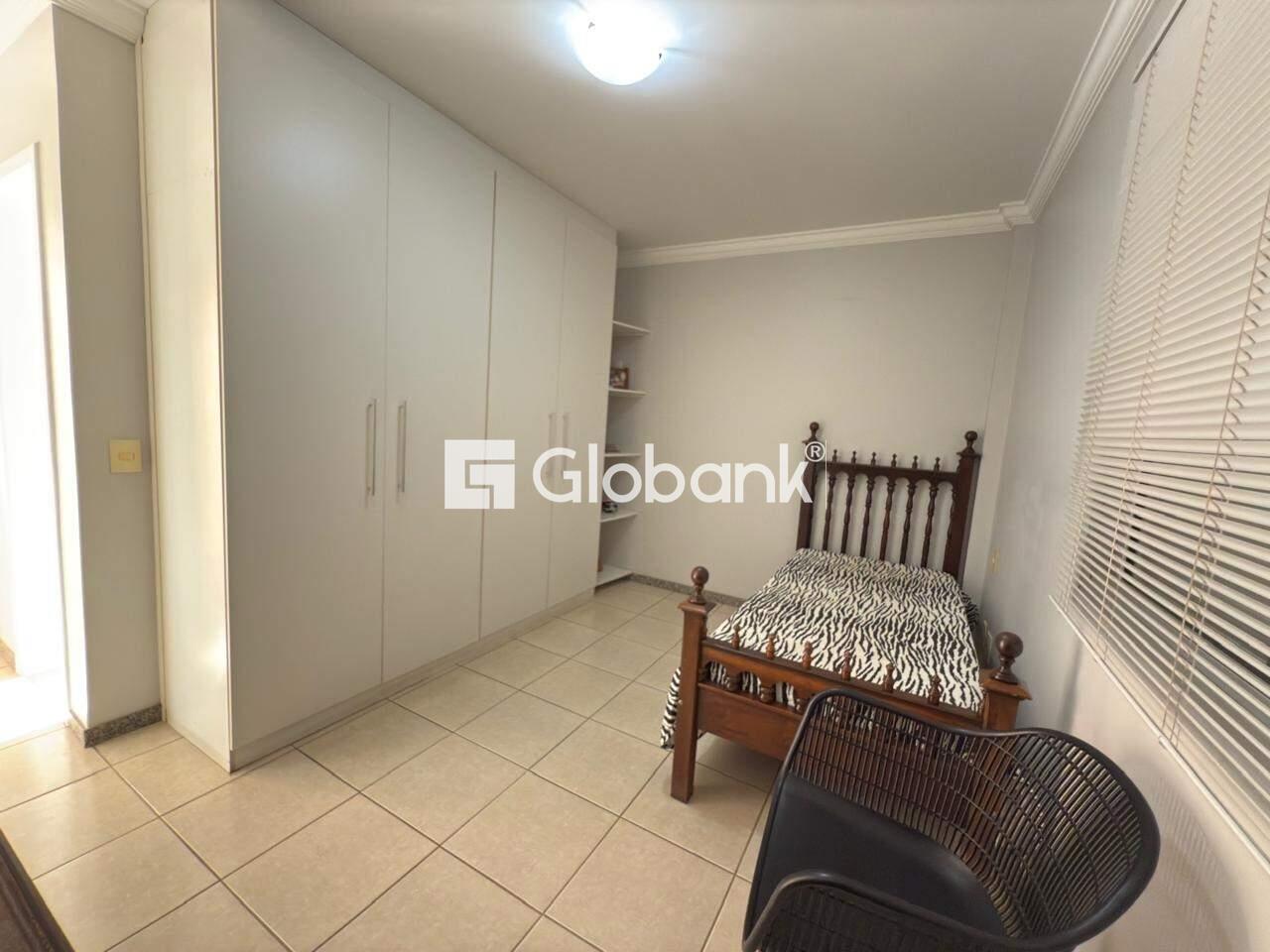 Cobertura 4 quartos à venda Centro 0m² Montes Claros MG: 