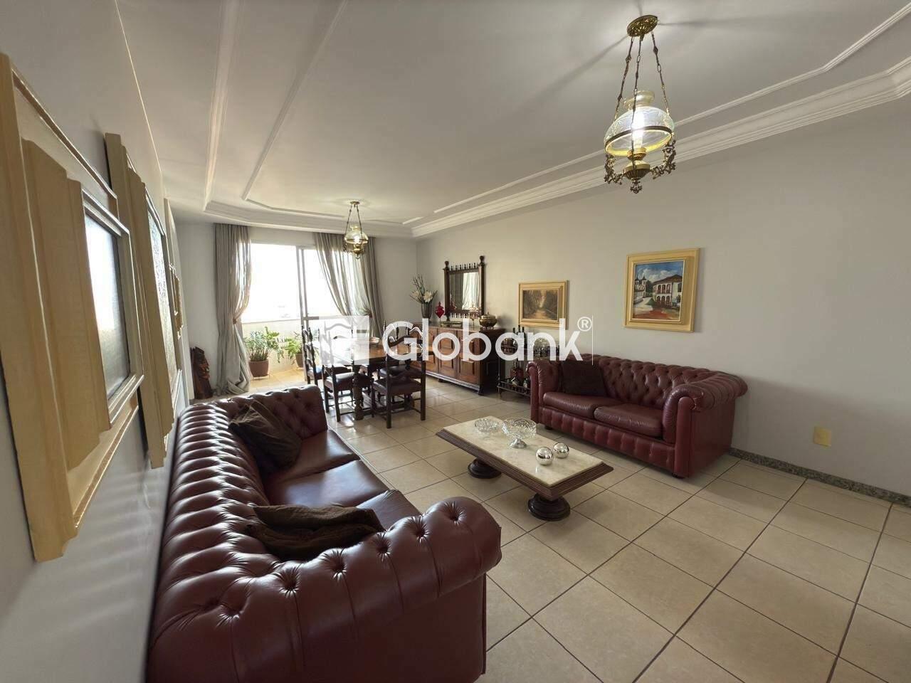 Cobertura 4 quartos à venda Centro 0m² Montes Claros MG: 