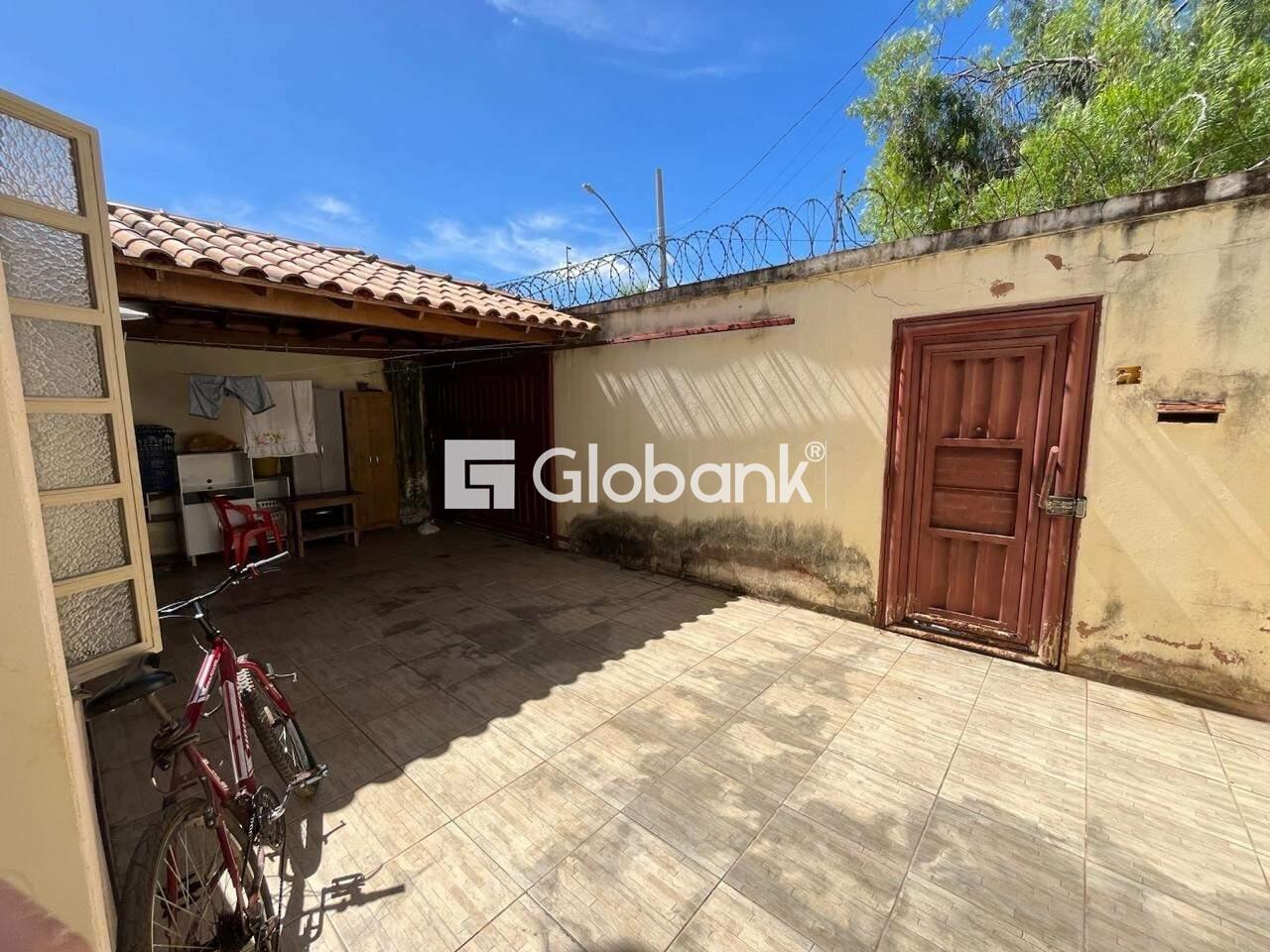 Casa 4 quartos à venda Barcelona Park 200m² Montes Claros MG: GARAGEM