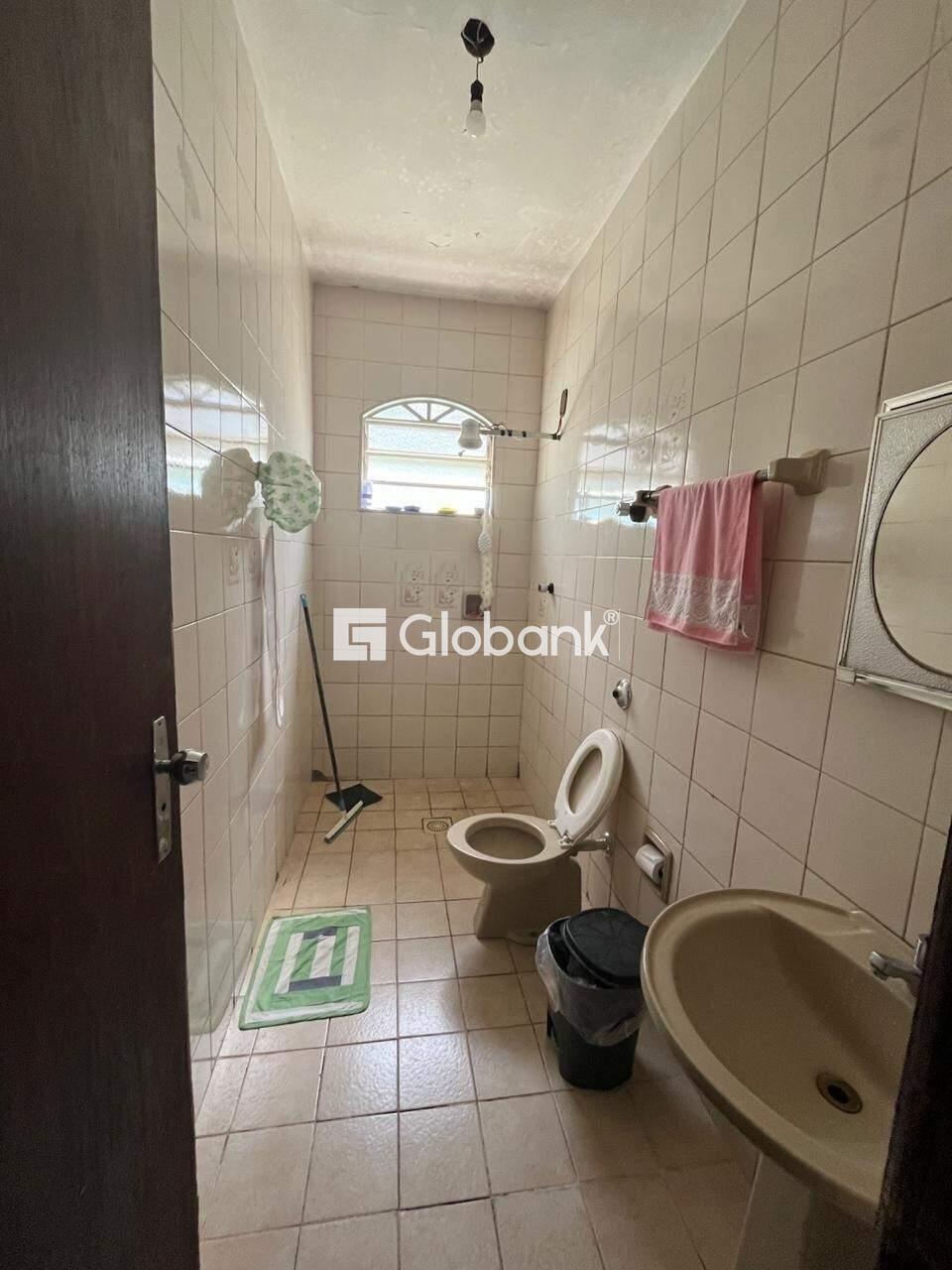 Casa 3 quartos à venda Vila Brasília 0m² Montes Claros MG: BANHEIRO SOCIAL