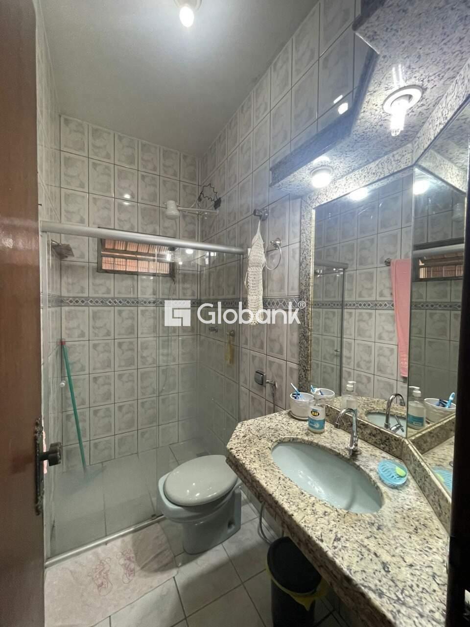 Casa 3 quartos à venda Eldorado 90m² Montes Claros MG: BANHEIRO SOCIAL