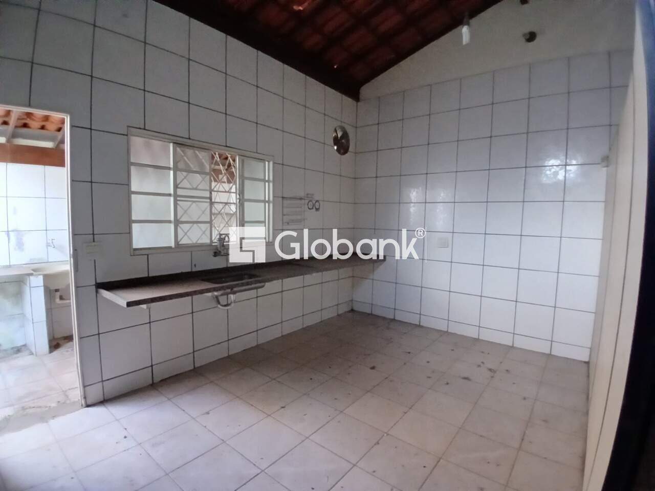 Casa comercial para aluguel Alice Maia 350m² Montes Claros MG: Cozinha