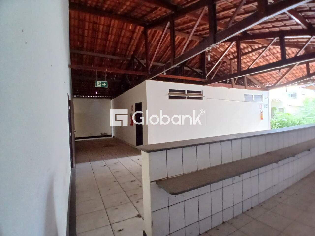 Casa comercial para aluguel Alice Maia 350m² Montes Claros MG: Galp o  rea externa