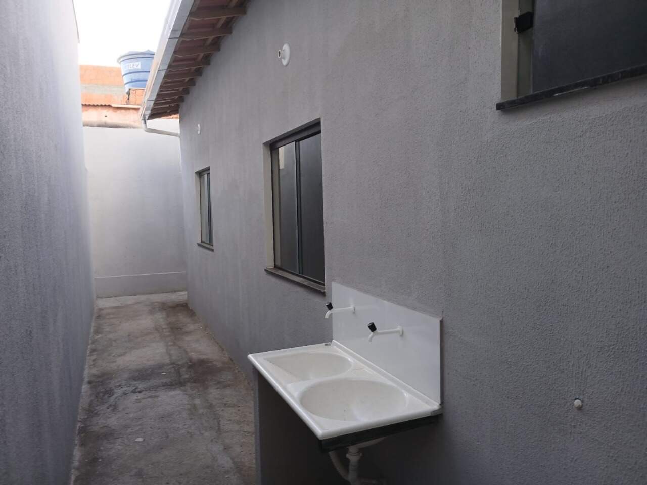 Casa 2 quartos à venda Independência 50m² Montes Claros MG: 