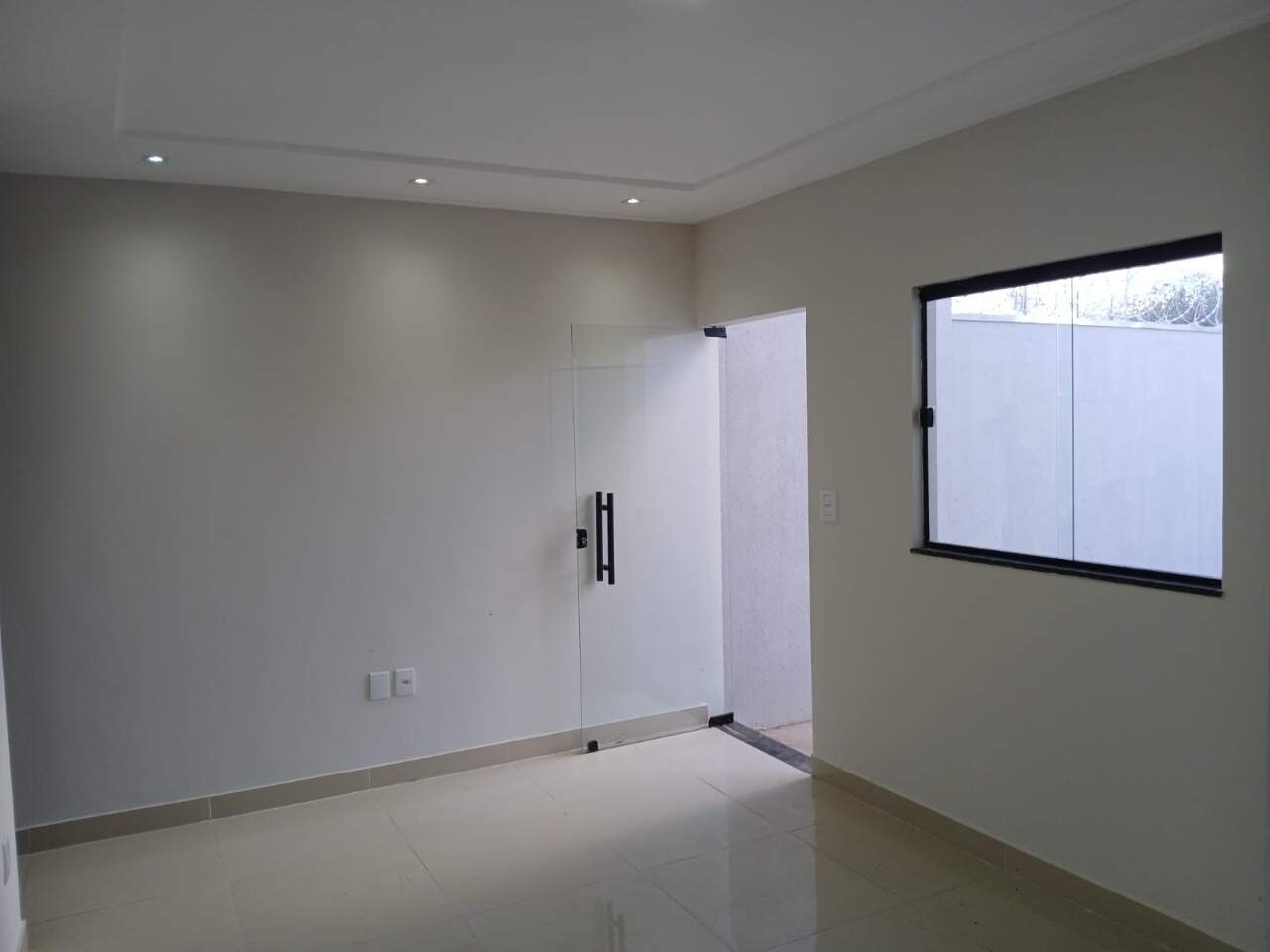 Casa 2 quartos à venda Independência 50m² Montes Claros MG: 