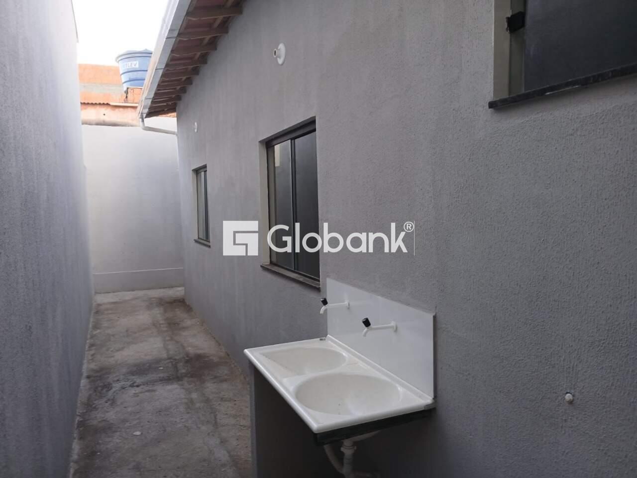 Casa 2 quartos à venda Independência 50m² Montes Claros MG: 