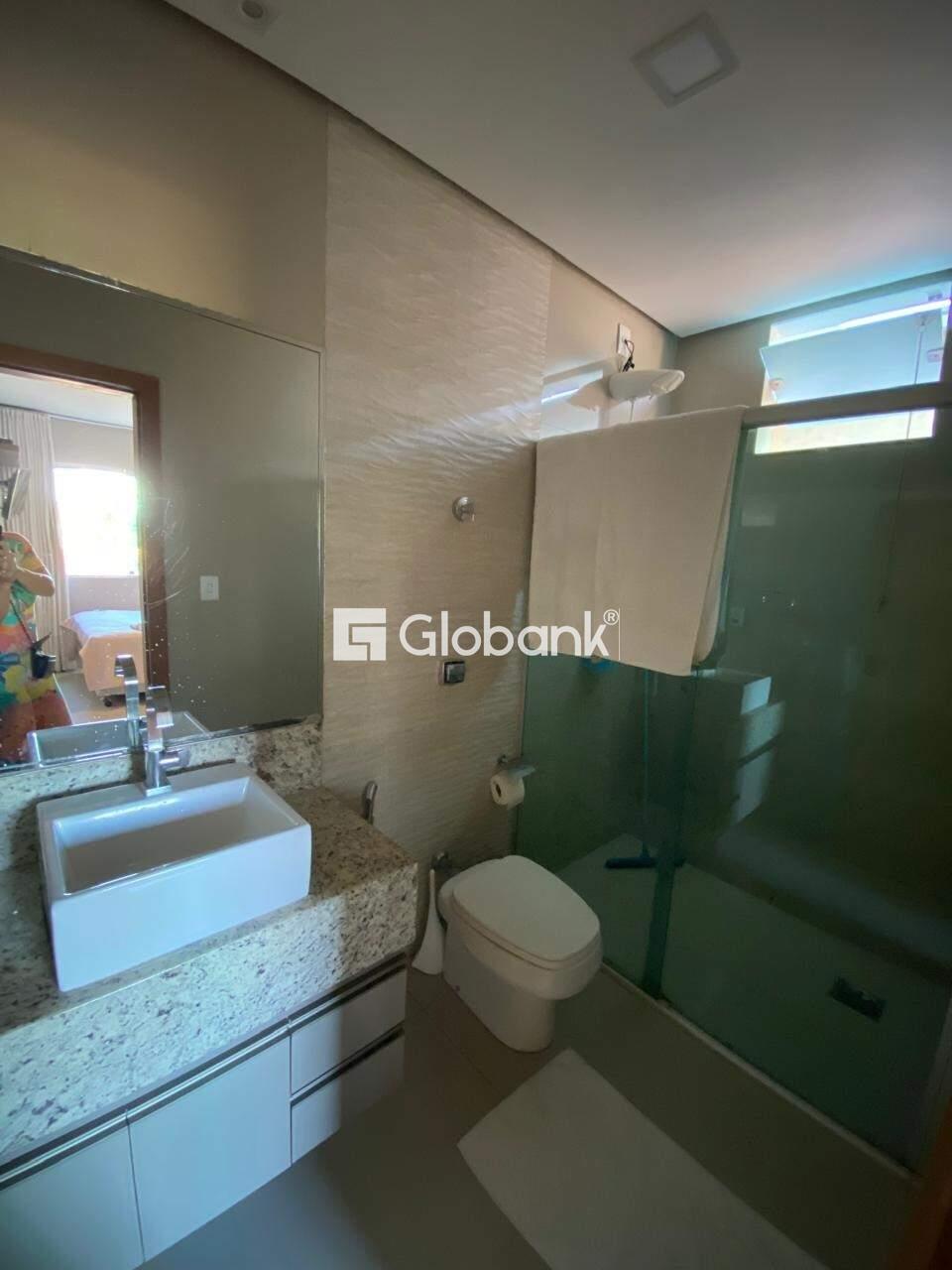 Casa 9 quartos à venda Barcelona Park 450m² Montes Claros MG: APARTAMENTO 01-BANHEIRO SOCILA COM ARM RIOS-BOX-ESPELHO