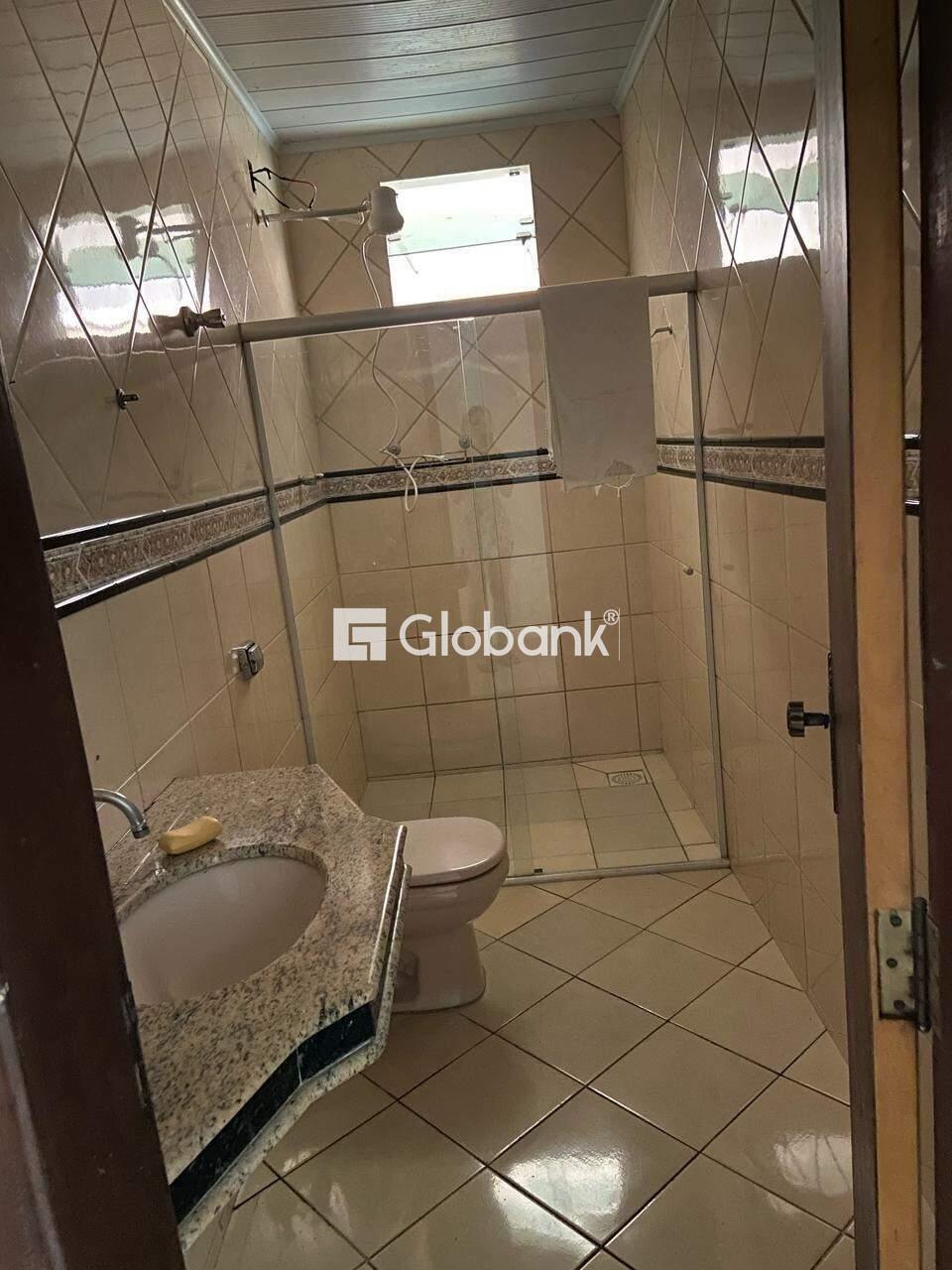 Casa 9 quartos à venda Barcelona Park 450m² Montes Claros MG: CASA-BANHEIRO SOCIAL