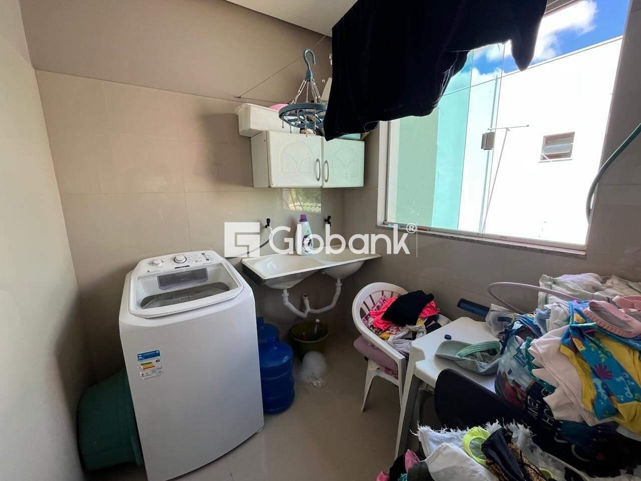 Casa 9 quartos à venda Barcelona Park 450m² Montes Claros MG: APARTAMENTO 01  REA DE SERVI O