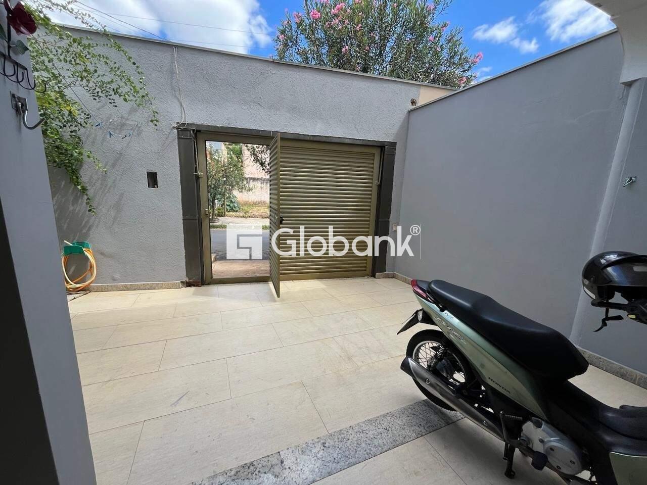 Casa 9 quartos à venda Barcelona Park 450m² Montes Claros MG: GHARAGEM APARTAMENTO-01