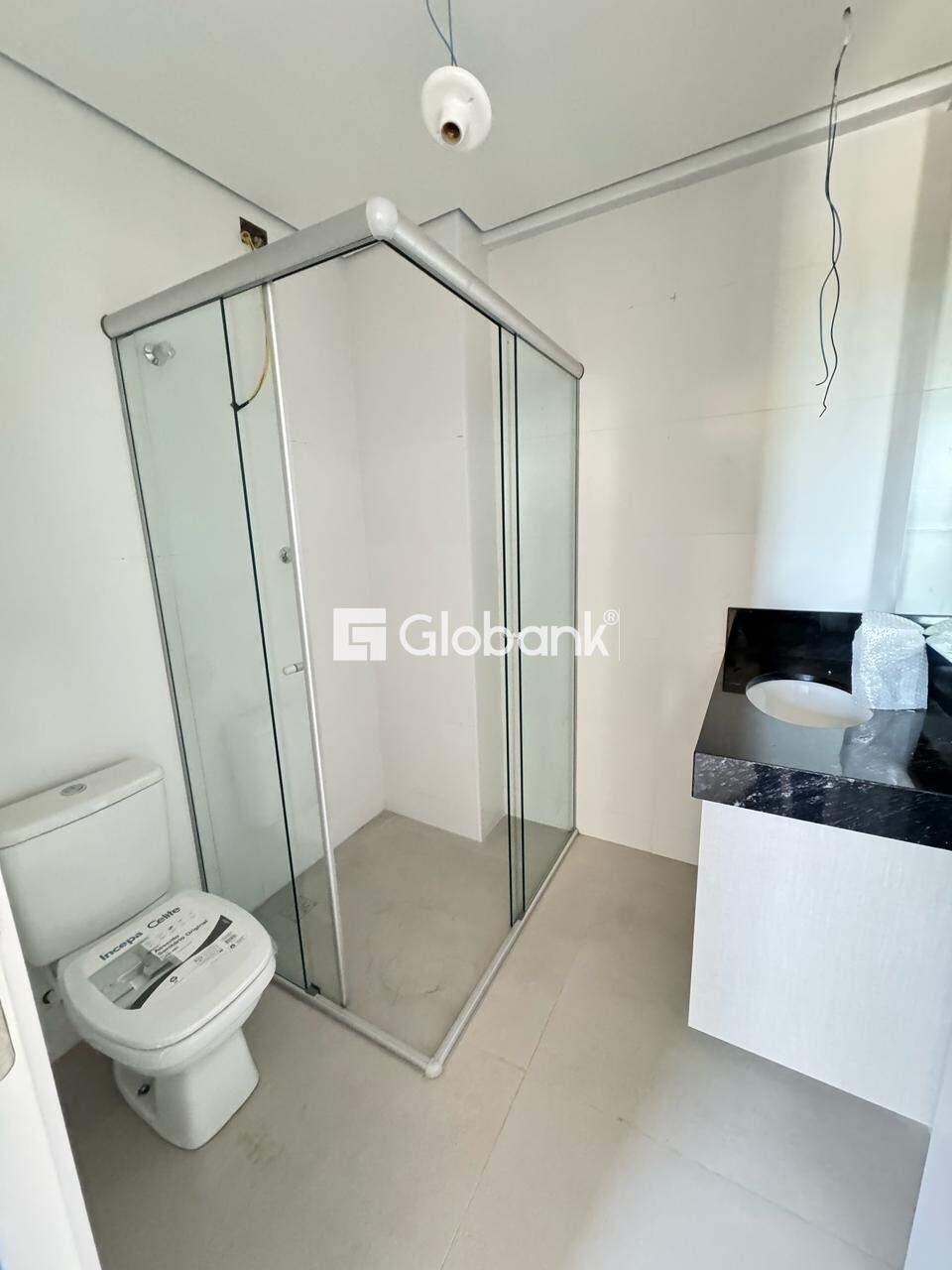 Flat 1 quarto à venda Centro 32,94m² Montes Claros MG: 4