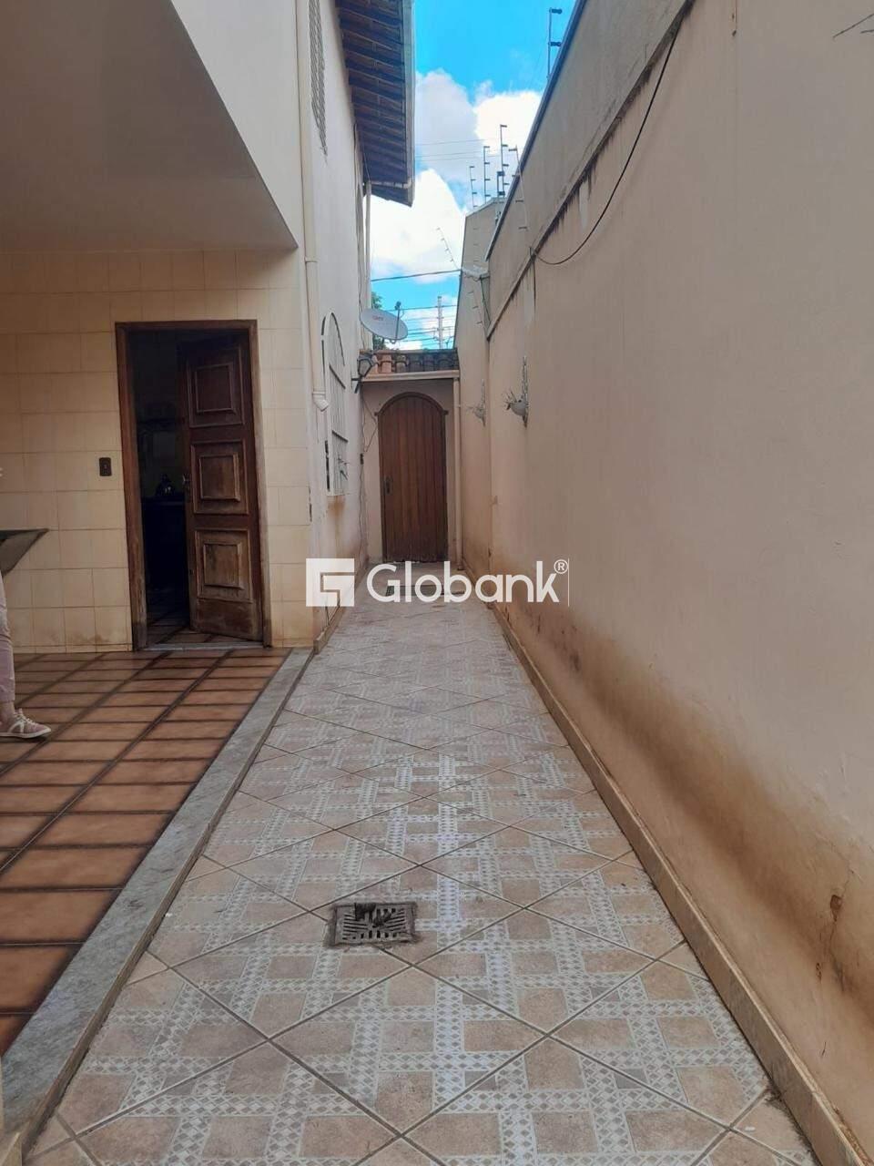 Casa 5 quartos à venda Todos os Santos 300m² Montes Claros MG: 