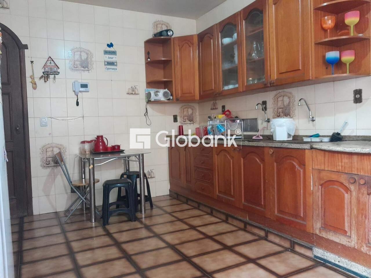Casa 5 quartos à venda Todos os Santos 300m² Montes Claros MG: 