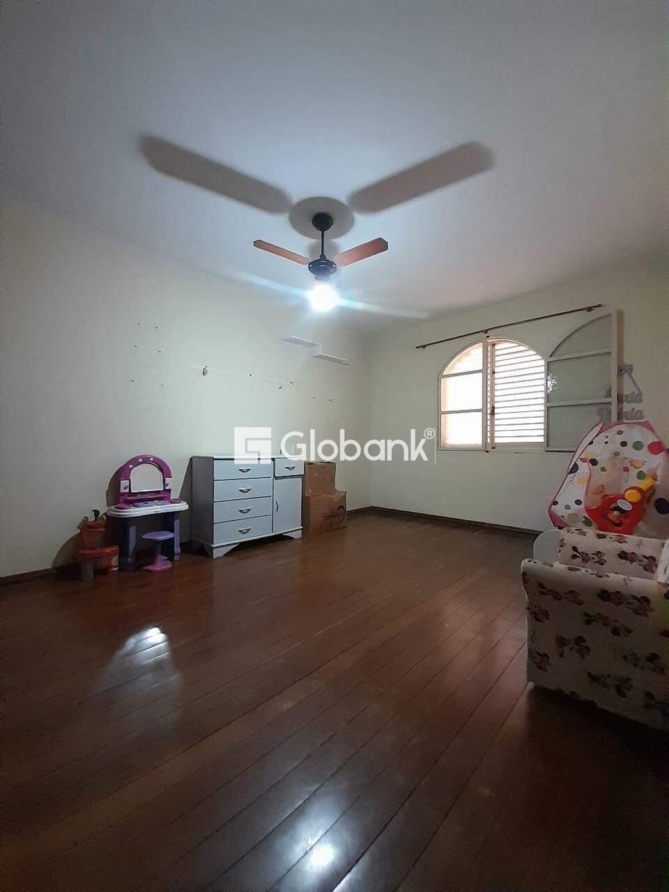 Casa 5 quartos à venda Todos os Santos 300m² Montes Claros MG: 