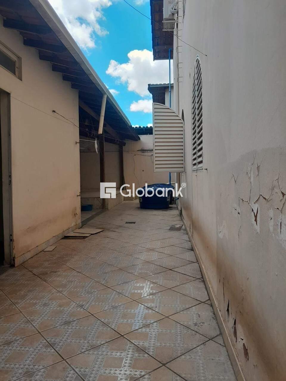 Casa 5 quartos à venda Todos os Santos 300m² Montes Claros MG: 
