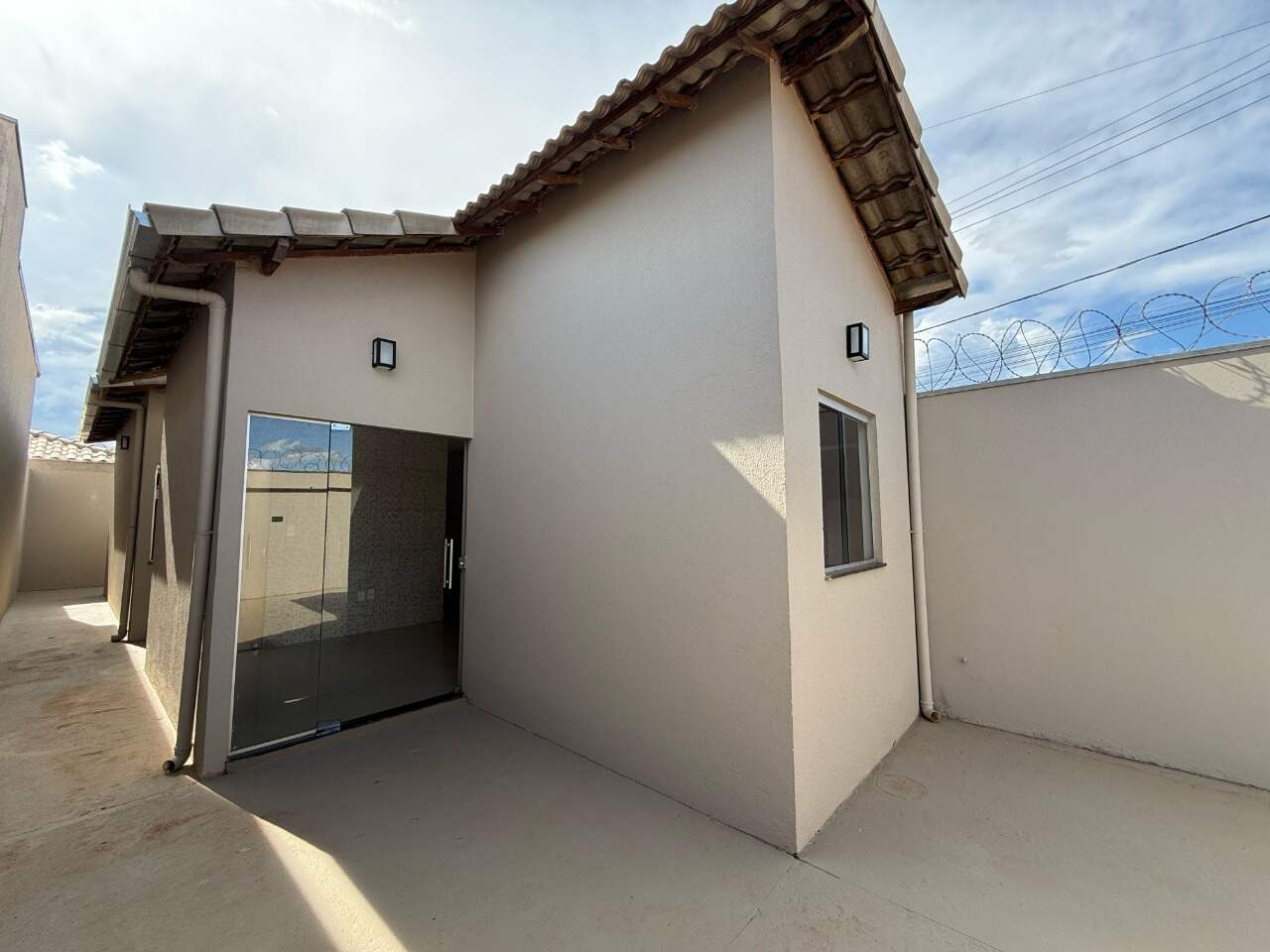 Casa 2 quartos para aluguel Jardim Olímpico 70m² Montes Claros MG: 