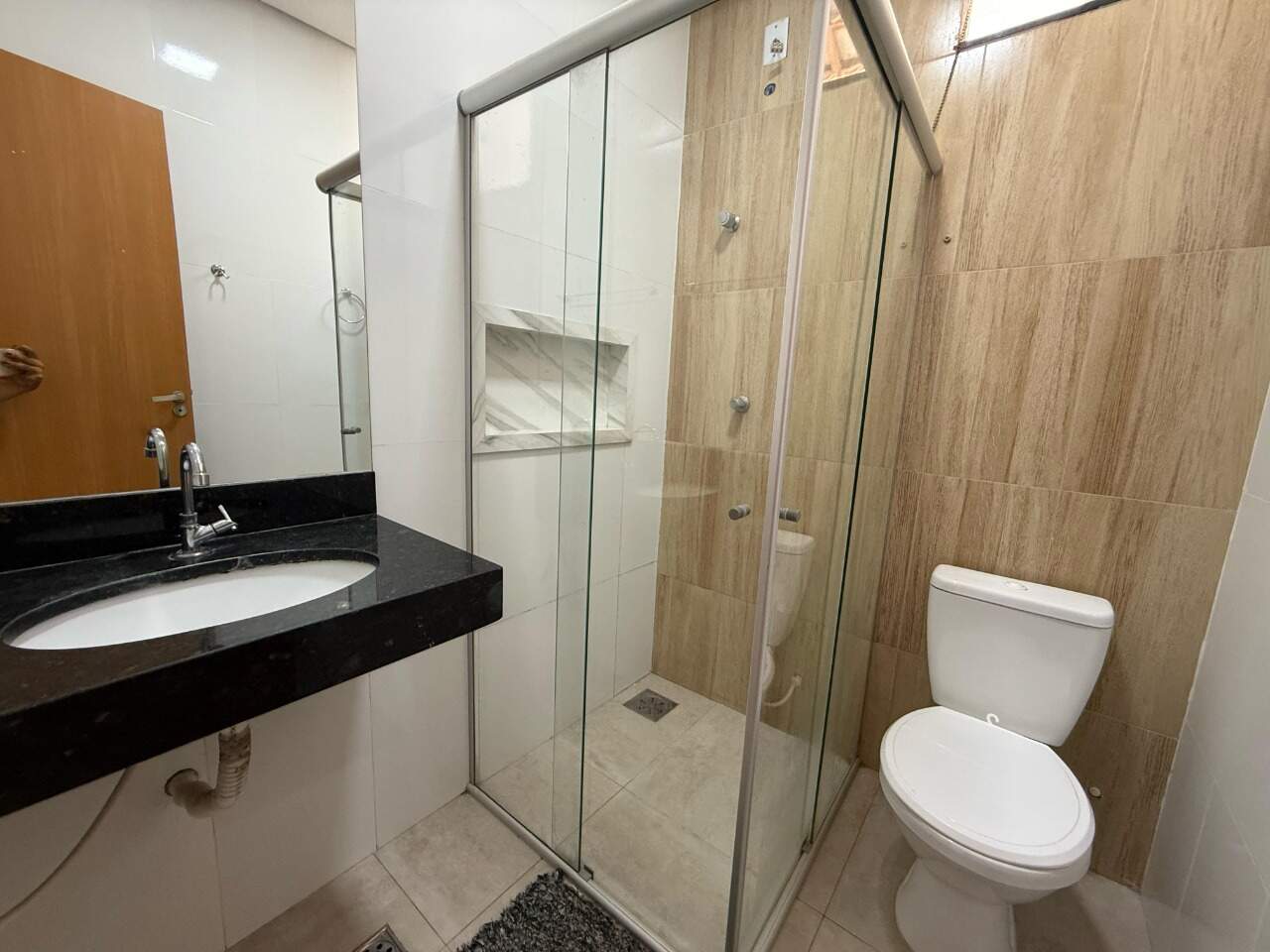 Casa 2 quartos para aluguel Jardim Olímpico 70m² Montes Claros MG: Banheiro social