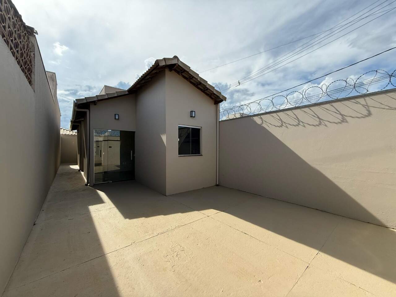 Casa 2 quartos para aluguel Jardim Olímpico 70m² Montes Claros MG: 