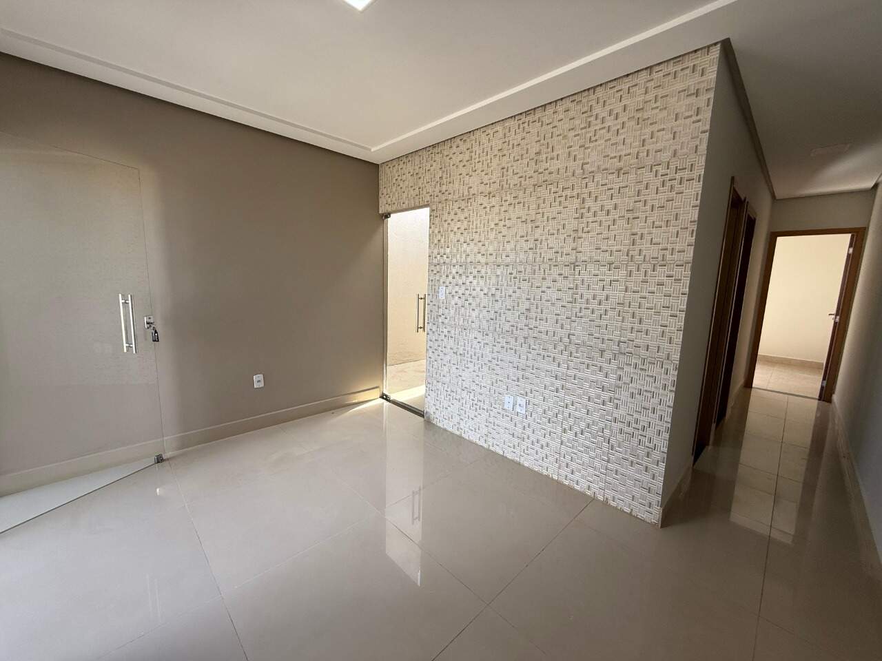 Casa 2 quartos para aluguel Jardim Olímpico 70m² Montes Claros MG: Sala