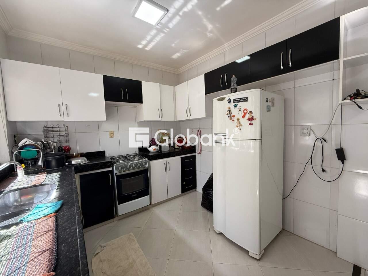 Casa 3 quartos para aluguel Centro 110m² Montes Claros MG: Cozinha