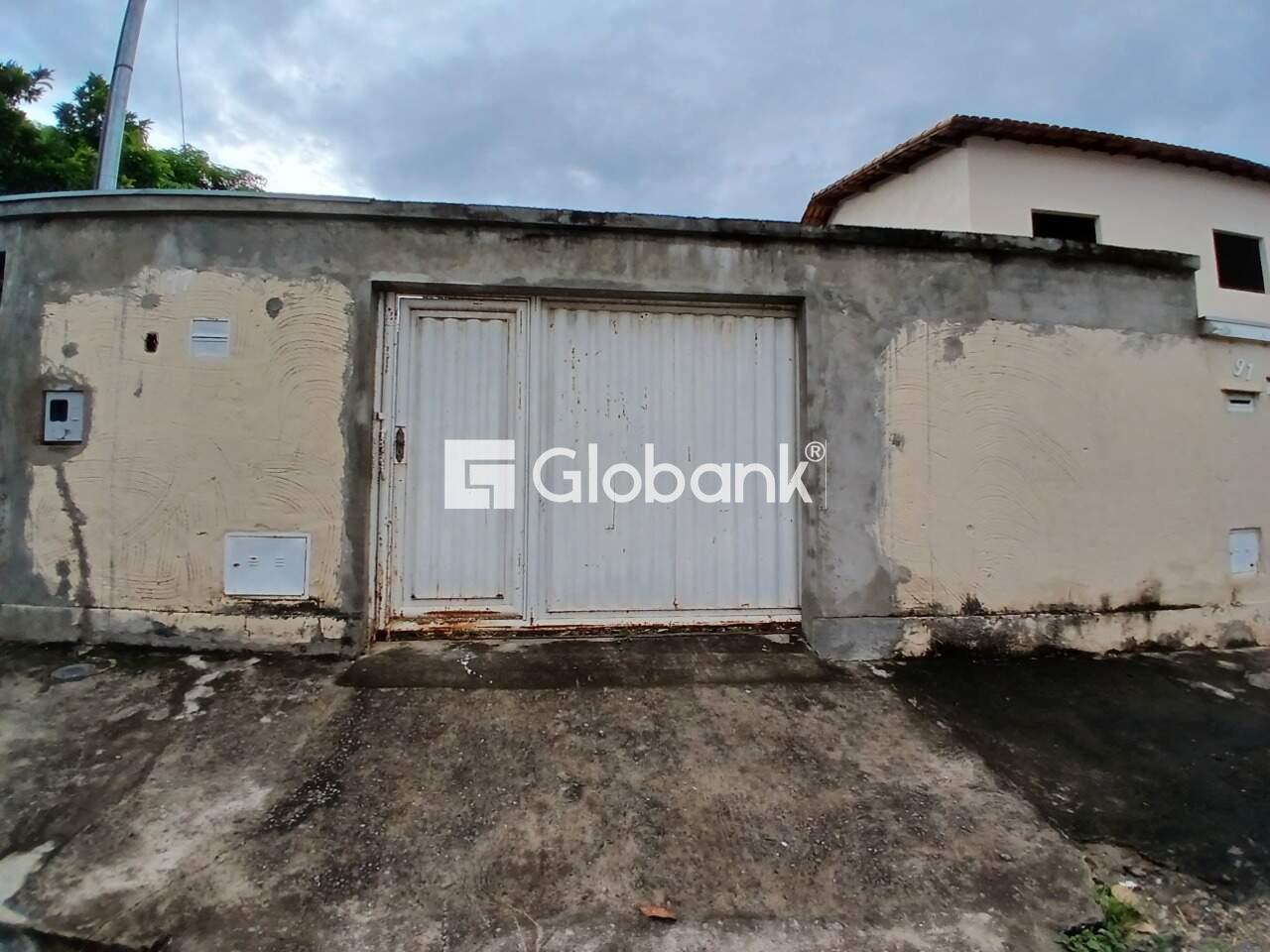 Terreno para aluguel Vila Brasília 180m² Montes Claros MG: Fachada lote