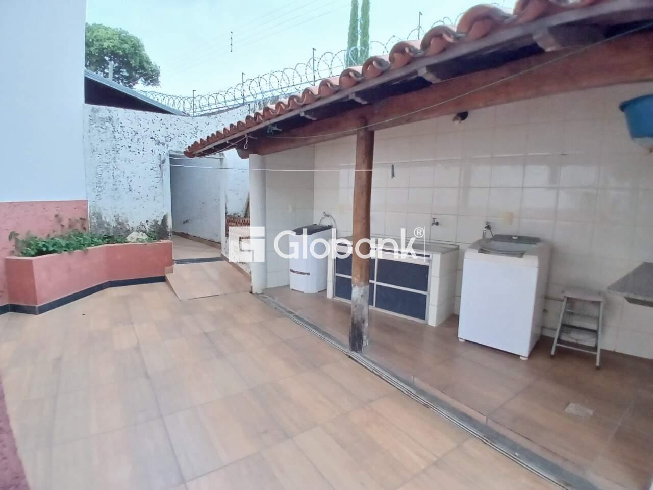Casa 5 quartos à venda Cidade Santa Maria 420m² Montes Claros MG: 