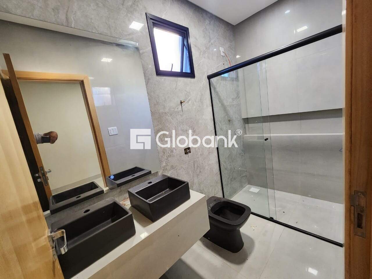 Casa em condomínio 3 quartos à venda Residencial Villa Segura 120m² Montes Claros MG: Foto banheiro