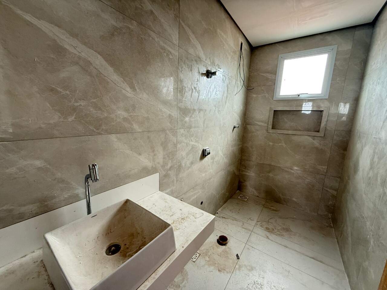 Apartamento 3 quartos para aluguel Major Prates 140m² Montes Claros MG: Banheiro social