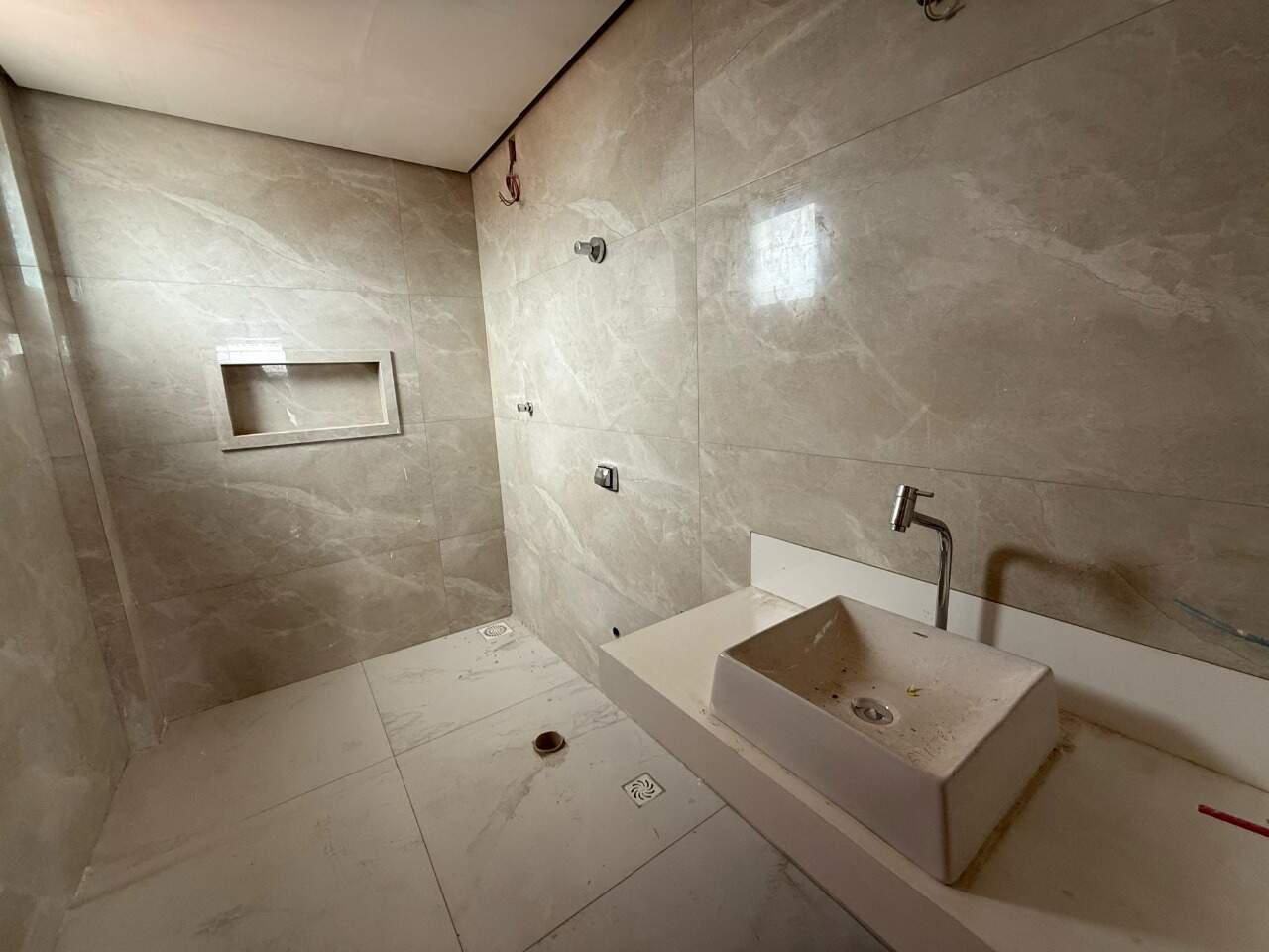 Apartamento 3 quartos para aluguel Major Prates 120m² Montes Claros MG: Su te