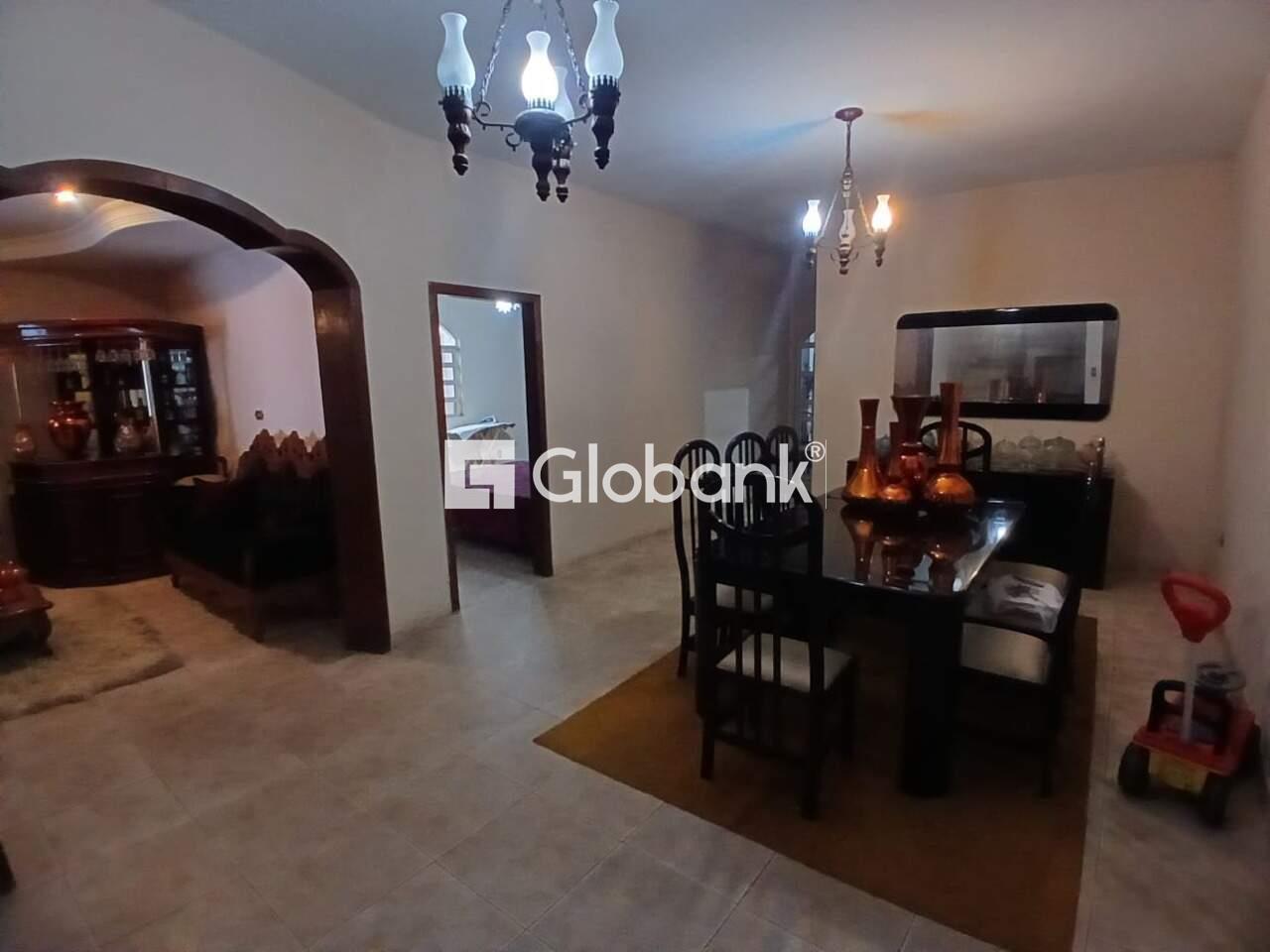 Casa 4 quartos à venda São José 320m² Montes Claros MG: Sala de Jantar