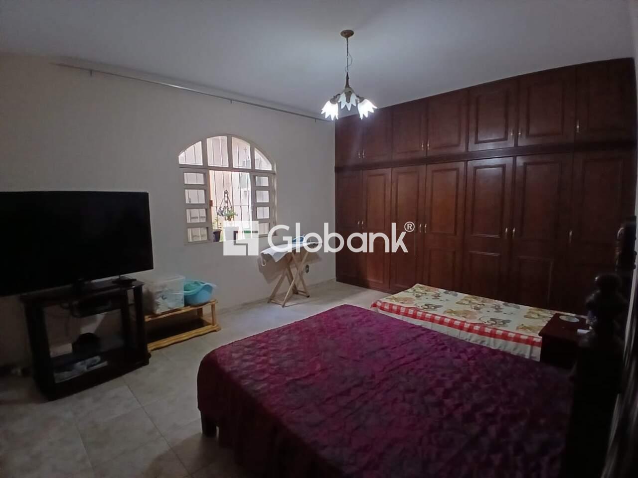 Casa 4 quartos à venda São José 320m² Montes Claros MG: Quarto 2