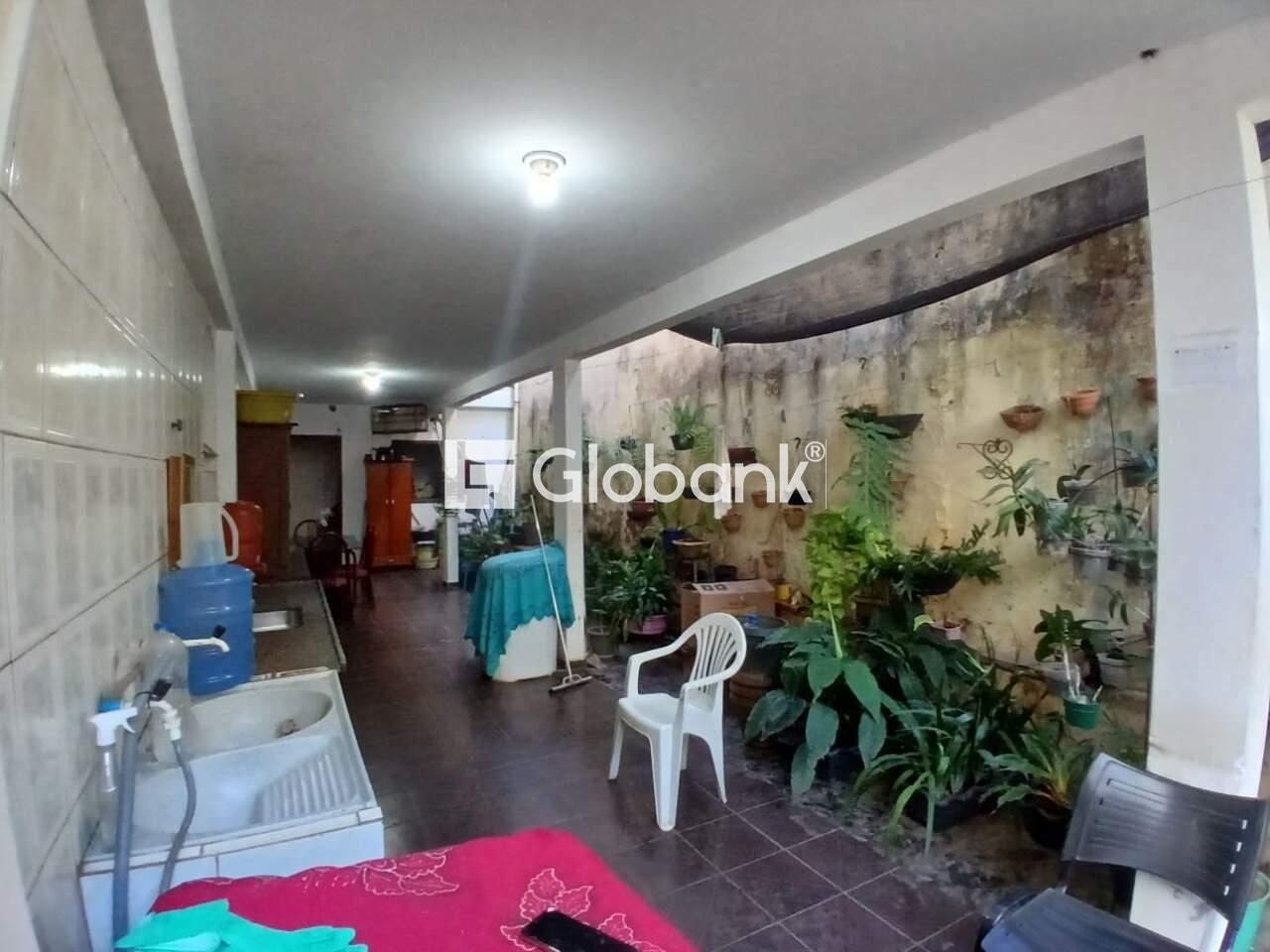 Casa 4 quartos à venda São José 320m² Montes Claros MG: 