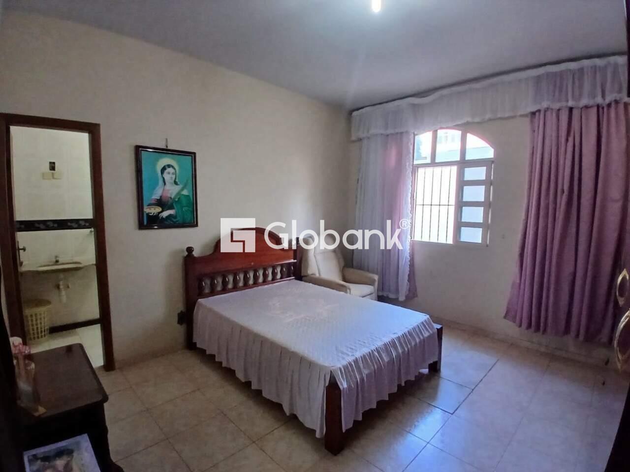 Casa 4 quartos à venda São José 320m² Montes Claros MG: Quarto 3