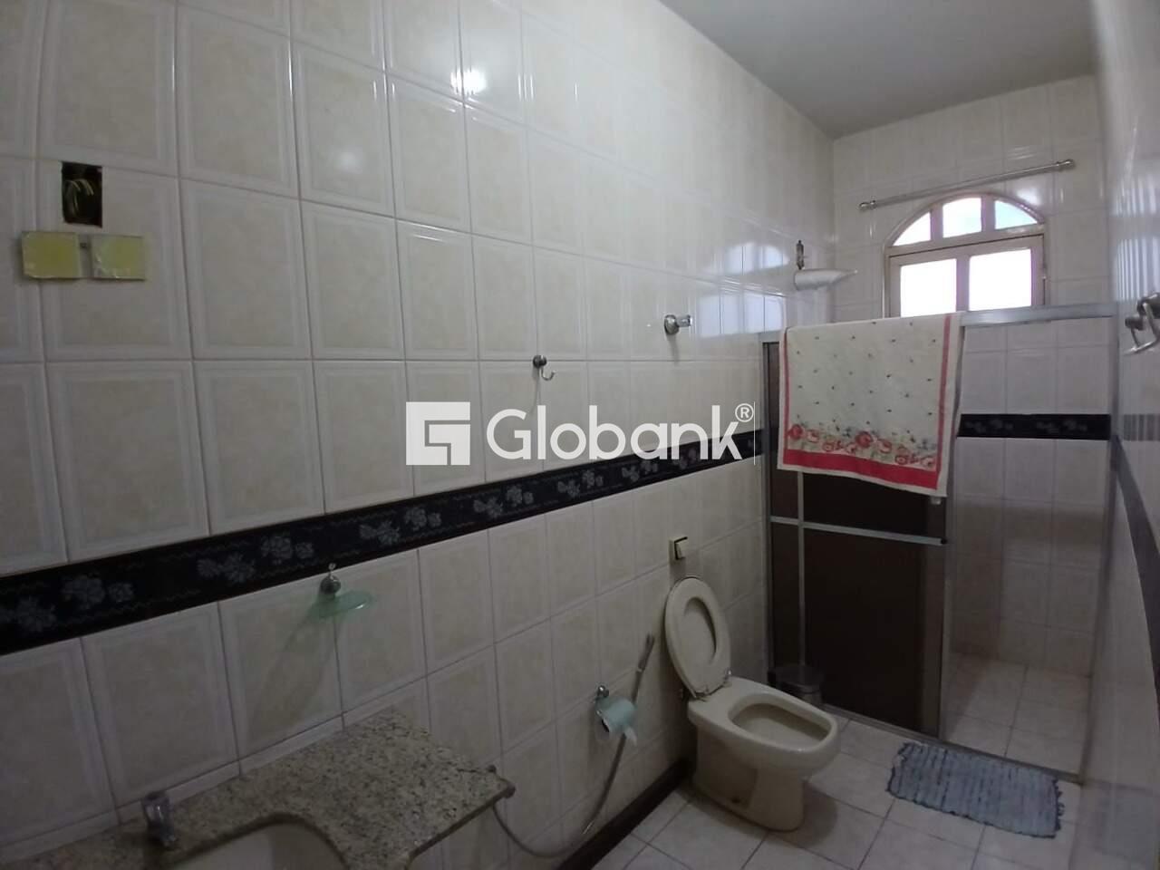 Casa 4 quartos à venda São José 320m² Montes Claros MG: Banheiro 2