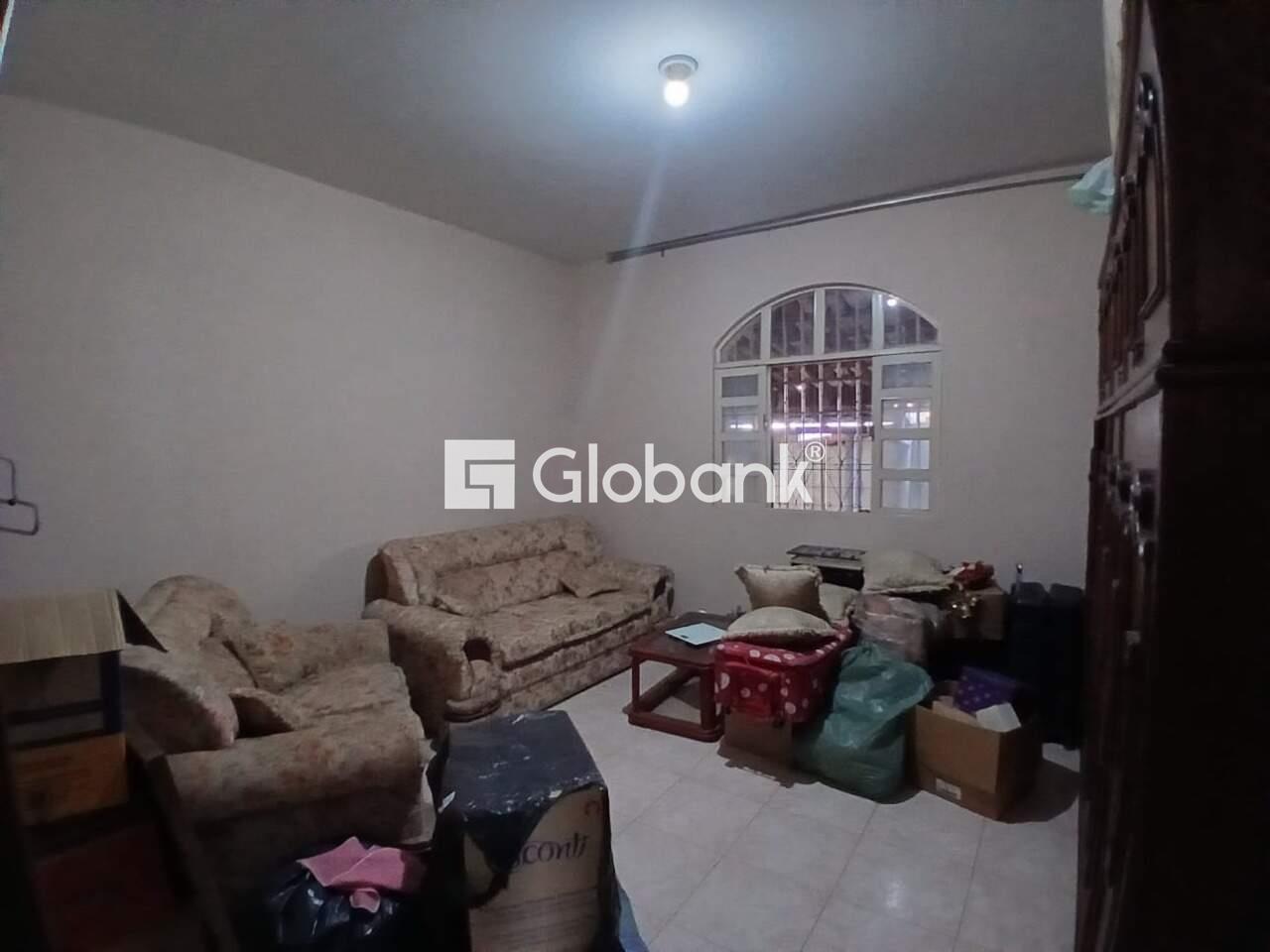 Casa 4 quartos à venda São José 320m² Montes Claros MG: 