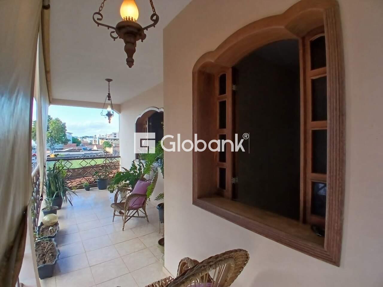 Casa 4 quartos à venda São José 320m² Montes Claros MG: Varanda