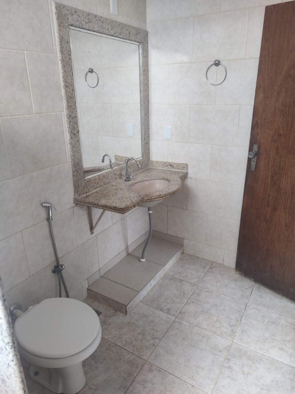 Kitnet 1 quarto para aluguel Morada do Sol 45m² Montes Claros MG: Su te