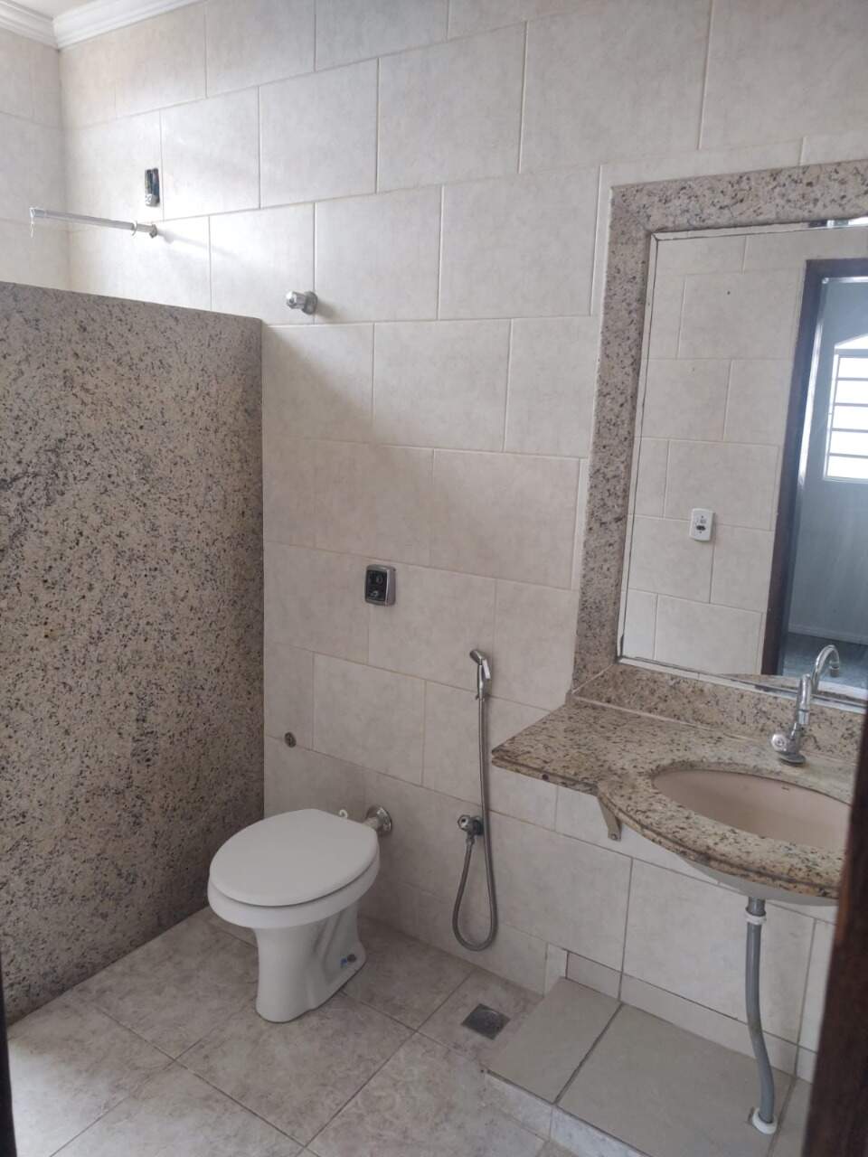 Kitnet 1 quarto para aluguel Morada do Sol 45m² Montes Claros MG: Su te