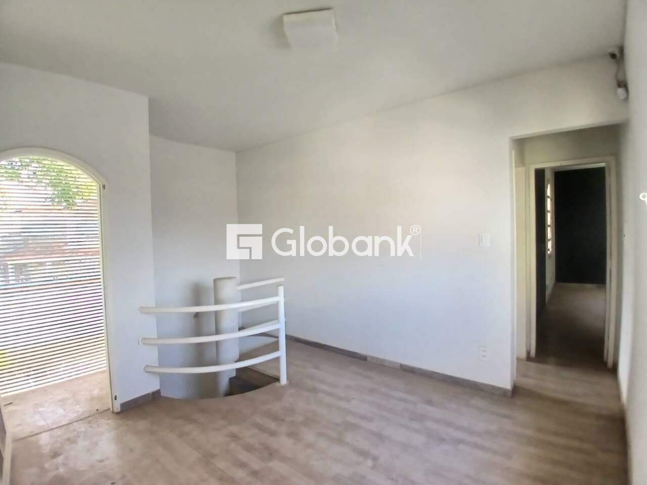 Casa comercial para aluguel Melo 152m² Montes Claros MG: Sala