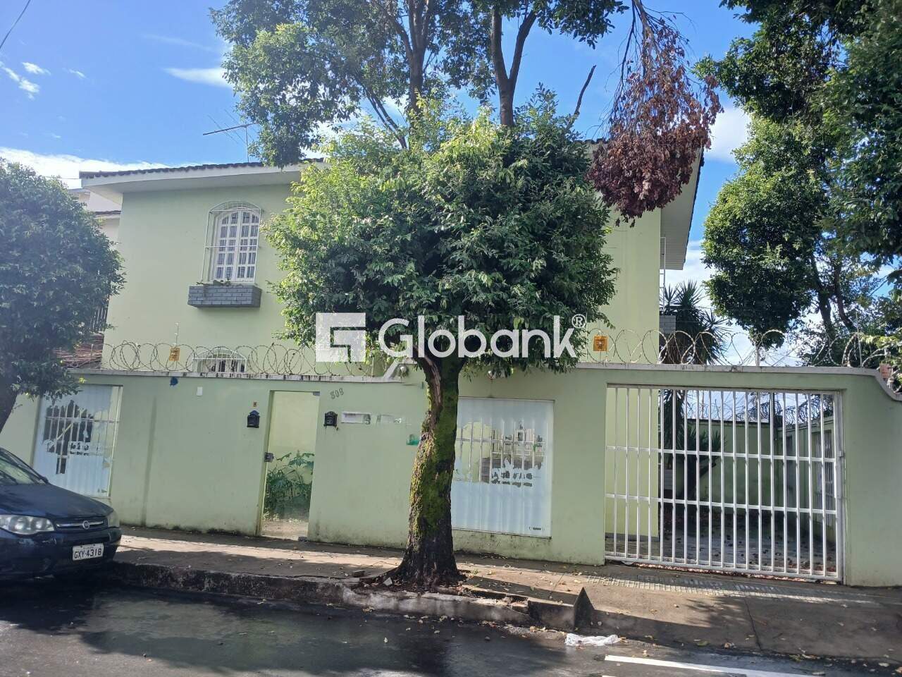 Casa comercial para aluguel Melo 152m² Montes Claros MG: Fachada frente