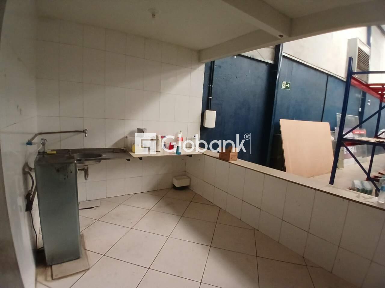 Galpão para aluguel Alto São João 531m² Montes Claros MG: Cozinha