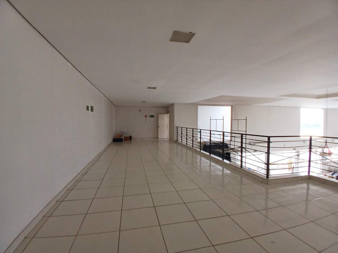 Galpão à venda Guarujá 430m² Montes Claros MG: Espa o superior